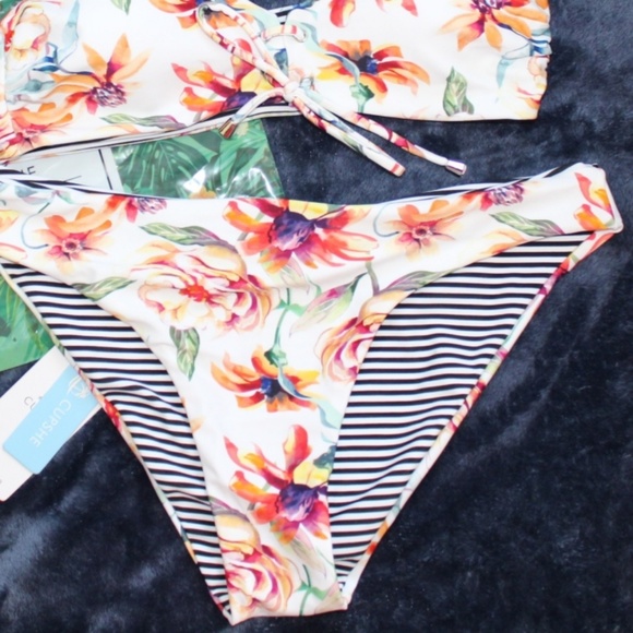 NWT White Floral and Stripes Reversible Bikini - Picture 5 of 7